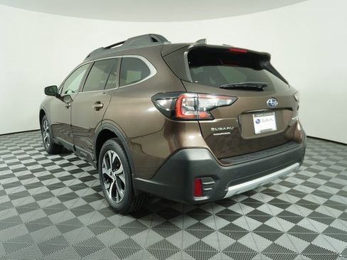 Used 2022 Subaru Outback Limited image 5