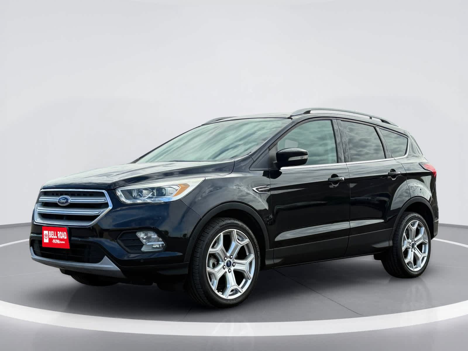 Used 2019 Ford Escape Titanium FWD image 2