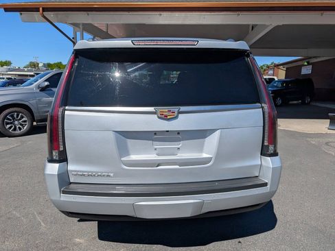 Used 2016 Cadillac Escalade Premium AWD/4WD image 6