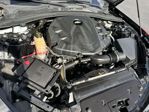 Used 2019 Chevrolet Camaro LT image 9