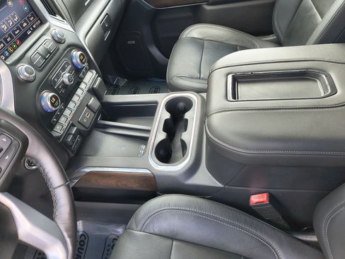 Used 2019 GMC Sierra 1500 SLT w/ SLT Premium Plus Package AWD/4WD image 25