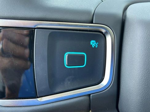 New 2025 Ford Expedition Active image 14