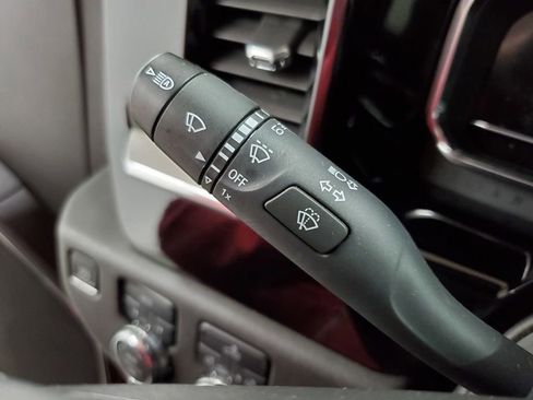 Used 2024 GMC Sierra 1500 Elevation image 32