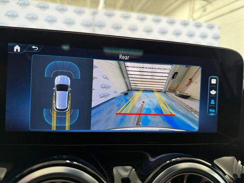 Used 2025 Mercedes-Benz GLA 250 4MATIC w/ Winter Package image 33