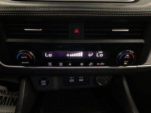 Certified 2025 Nissan Rogue SV AWD/4WD image 23