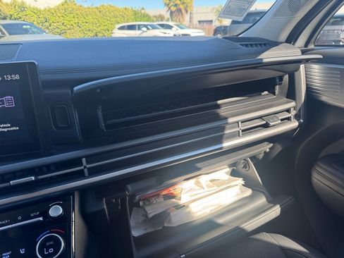 Used 2024 Hyundai Santa Fe SEL image 23