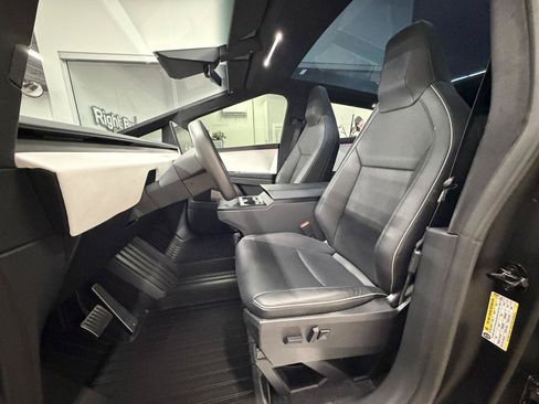 Used 2024 Tesla Cybertruck AWD Crew Cab image 9