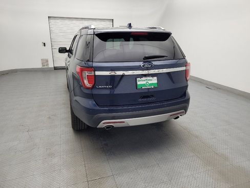 Used 2017 Ford Explorer Limited image 6