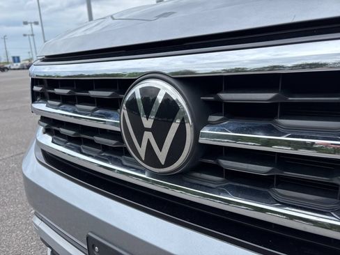 Certified 2022 Volkswagen Atlas Cross Sport SE AWD/4WD image 10