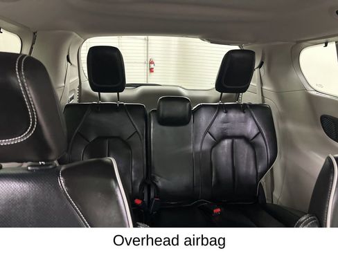 Used 2022 Chrysler Pacifica Limited FWD image 29