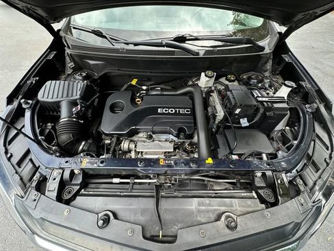 Used 2020 Chevrolet Equinox LS w/ LS Convenience Package FWD image 29