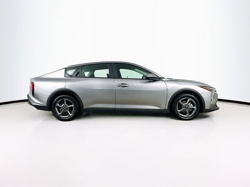 Used 2025 Kia K4 LXS image 10