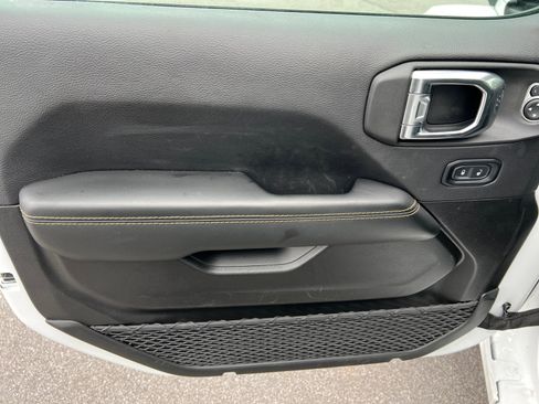 Used 2025 Jeep Wrangler Sahara w/ Safety Group image 10