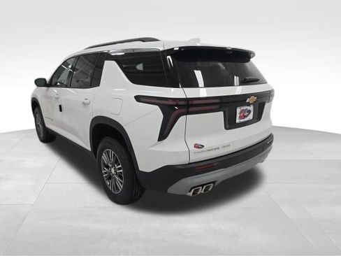 New 2026 Chevrolet Traverse LT image 3