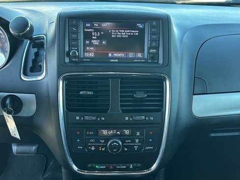 Used 2019 Dodge Grand Caravan GT image 12