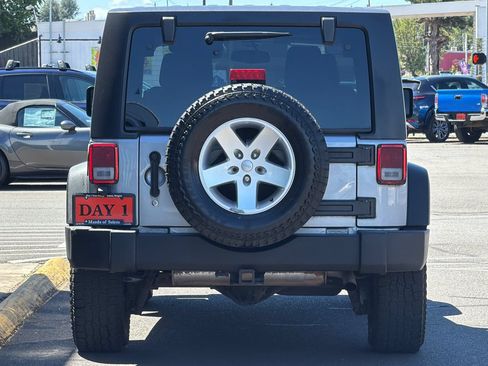 Used 2013 Jeep Wrangler Sport AWD/4WD image 6