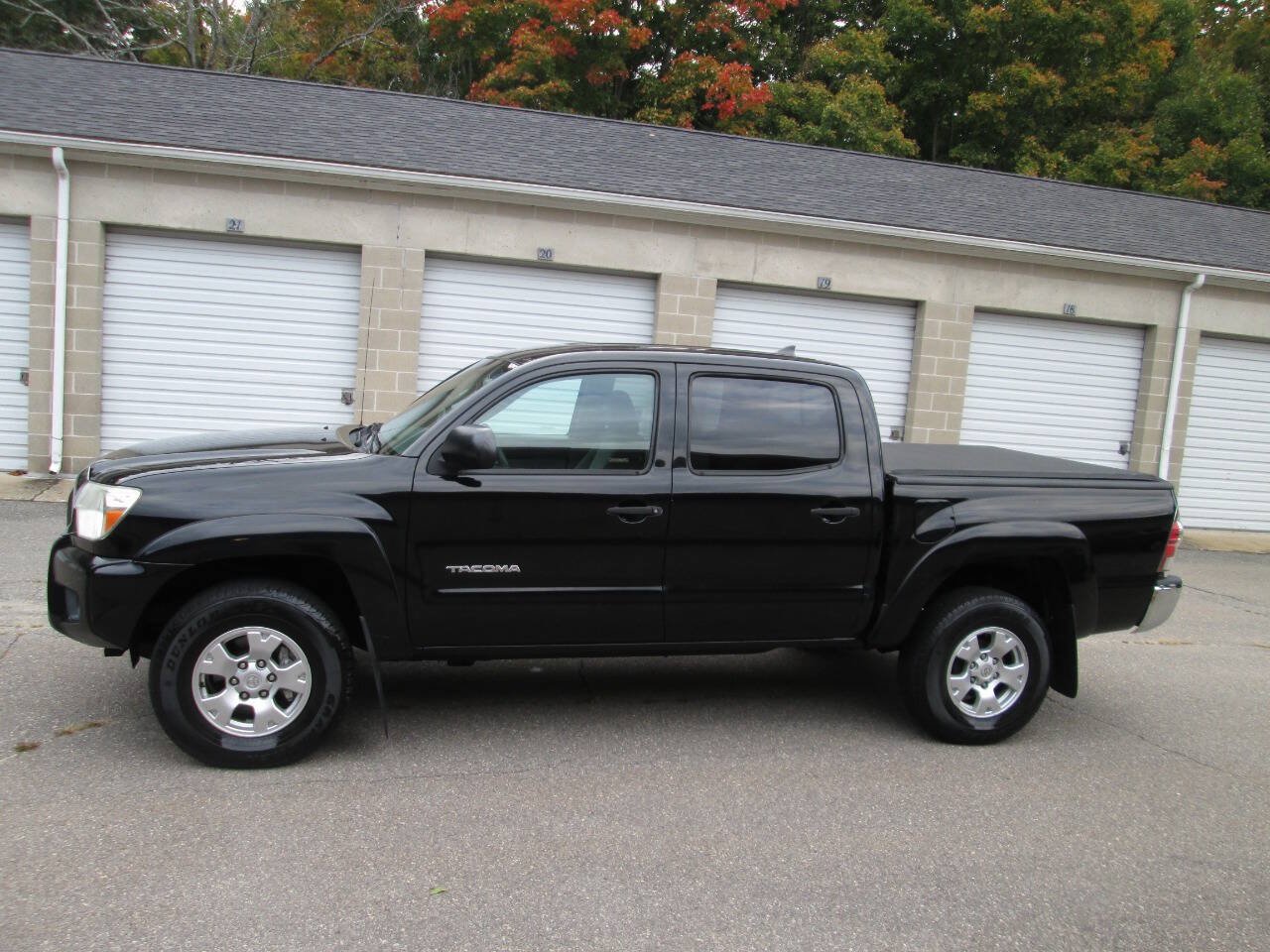 Used 2012 Toyota Tacoma 4x4 Double Cab w/ SR5 Pkg image 3