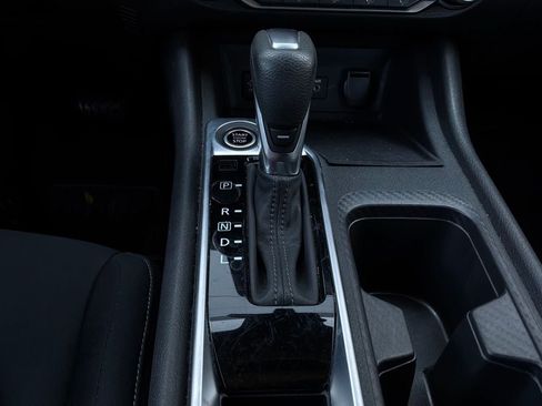 Used 2025 Nissan Sentra SV FWD image 22