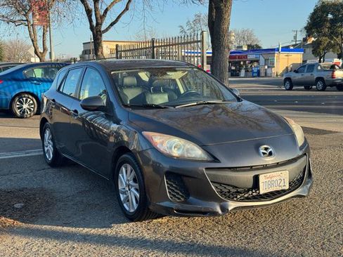 Used 2013 MAZDA MAZDA3 i Grand Touring image 2