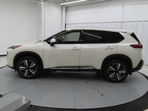 Used 2023 Nissan Rogue Platinum FWD image 7