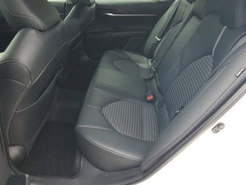 Used 2020 Toyota Camry SE image 21