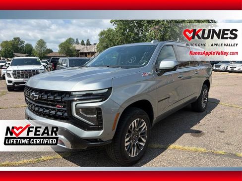 Used 2025 Chevrolet Suburban Z71 AWD/4WD image 1