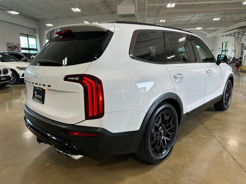 Used 2022 Kia Telluride SX w/ Nightfall Edition Package image 8