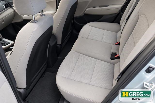 Used 2020 Hyundai Elantra SE FWD image 11