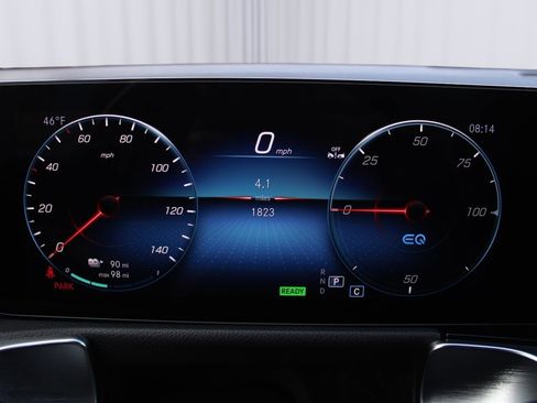 Used 2023 Mercedes-Benz EQB 300 4MATIC image 16