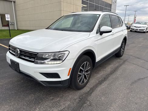 Used 2018 Volkswagen Tiguan SE AWD/4WD image 2