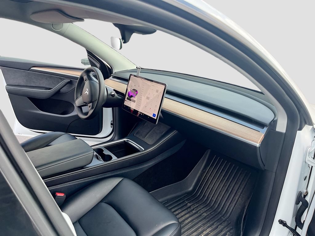 Used 2025 Tesla Model Y Long Range AWD/4WD image 30