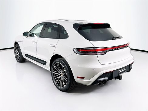 New 2026 Porsche Macan Base image 3