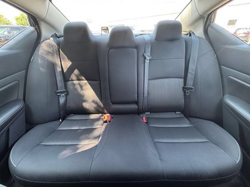 Used 2025 Nissan Altima 2.5 SV FWD image 37