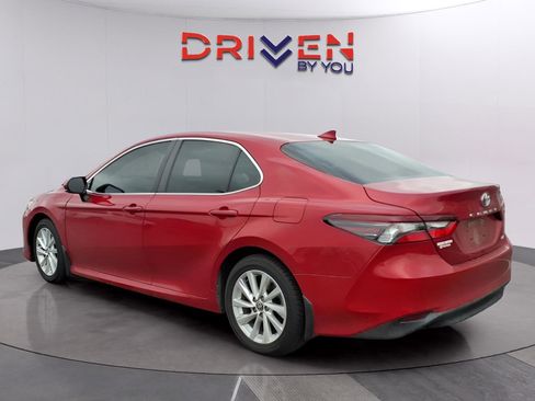 Used 2023 Toyota Camry LE image 3