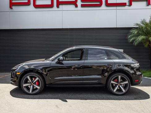 Certified 2023 Porsche Macan S AWD/4WD image 2
