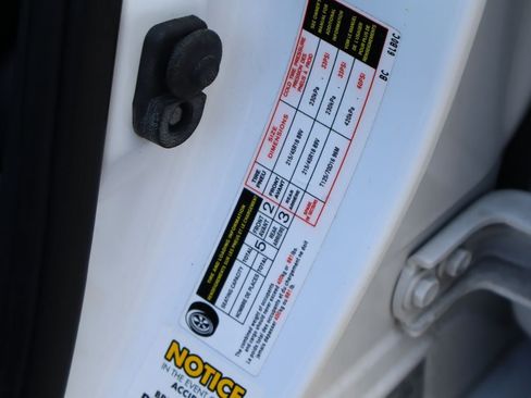 Used 2022 Nissan Sentra SR w/ Electronics Package FWD image 28