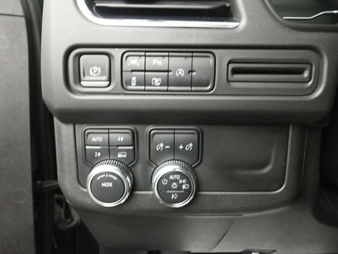 Used 2023 GMC Yukon XL SLT w/ SLT Premium Package AWD/4WD image 19