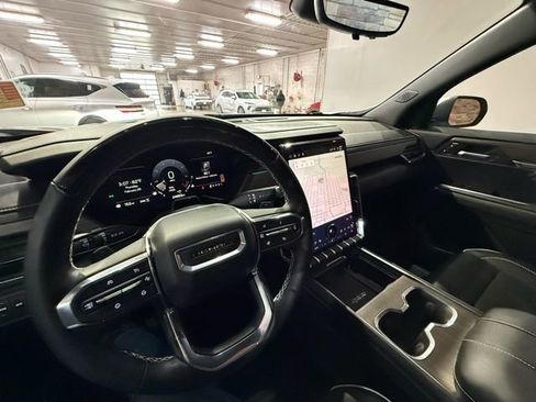 Used 2025 GMC Acadia Denali w/ Super Cruise Package image 29