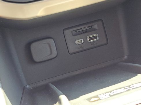 Used 2023 GMC Acadia Denali w/ Denali Technology Package FWD image 34
