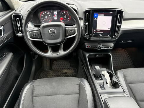 Used 2020 Volvo XC40 T5 Momentum image 20