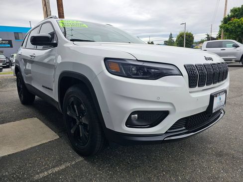 Used 2023 Jeep Cherokee Altitude Lux w/ Elite Group AWD/4WD image 6