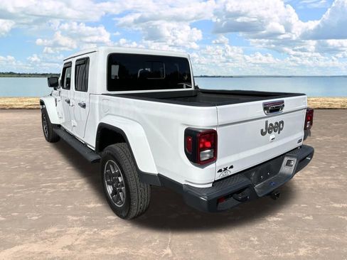 Used 2023 Jeep Gladiator Overland AWD/4WD image 7