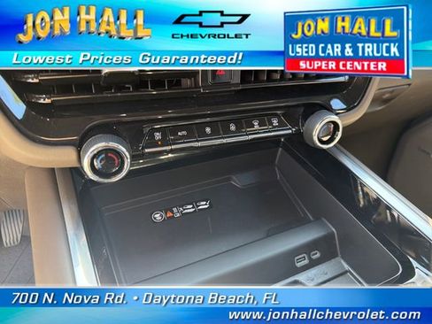 Used 2025 Chevrolet Suburban Z71 w/ Z71 Off-Road Package image 31