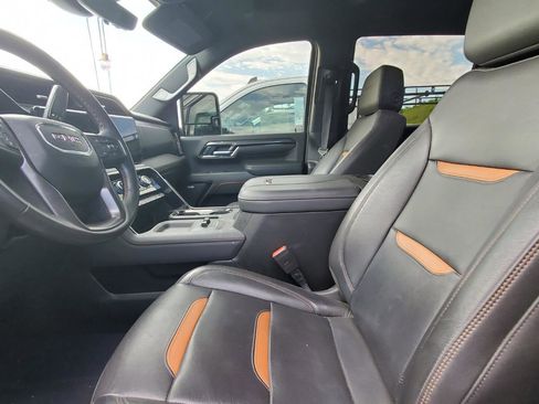 Used 2024 GMC Sierra 2500 AT4 w/ AT4 Premium Plus Package image 3