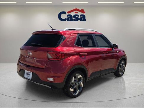 Used 2024 Hyundai Venue SEL image 3