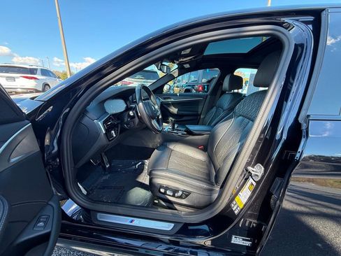 Used 2023 BMW 530i xDrive image 10