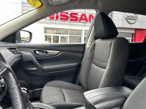 Used 2019 Nissan Rogue SV w/ Premium Package AWD/4WD image 30