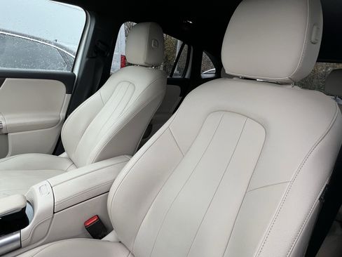 Used 2023 Mercedes-Benz GLA 250 4MATIC image 16