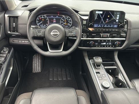 Used 2023 Nissan Pathfinder SL w/ SL Premium Package AWD/4WD image 11