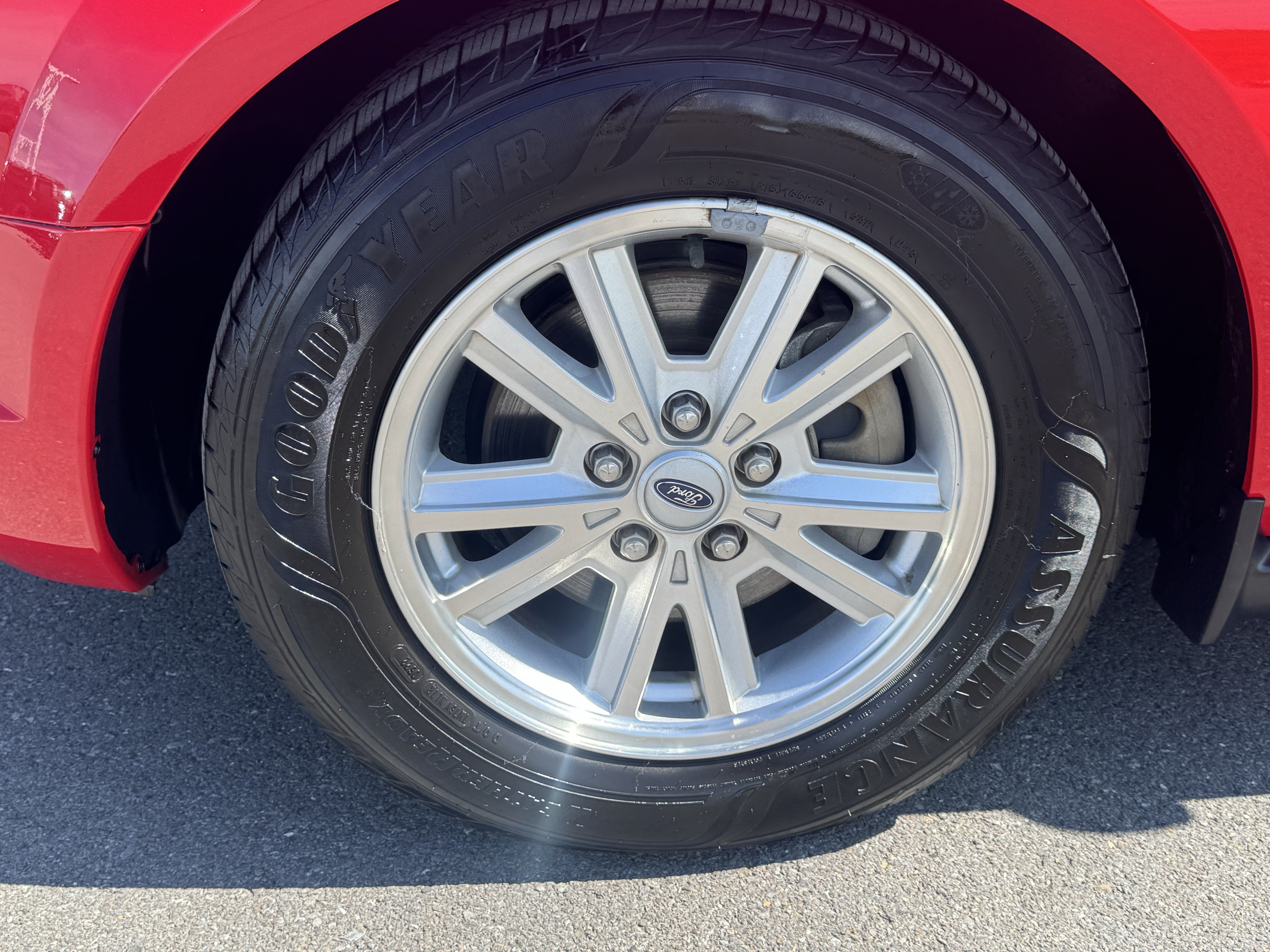 Used 2009 Ford Mustang Convertible RWD image 10